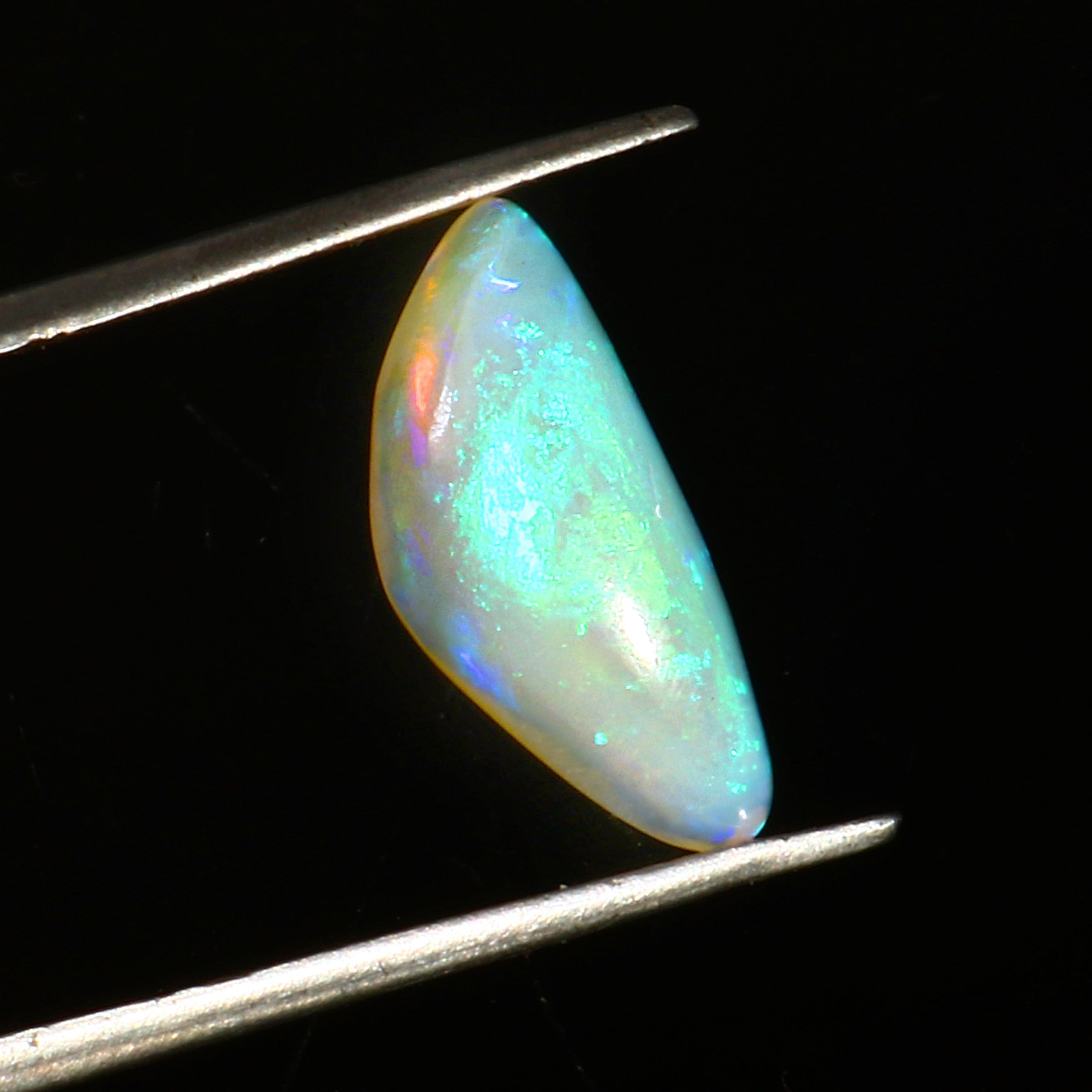 Australian Opals Explained: Black Opal, Boulder Opal & Crystal Opal — Which One Is Right for You?