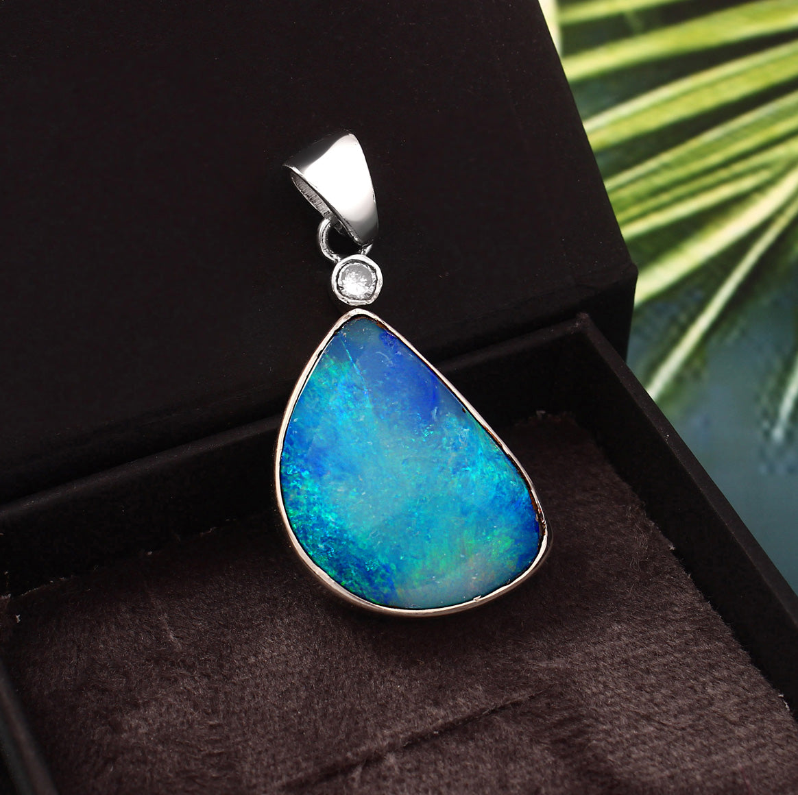 Doublet pendant in 925 Sterling Silver