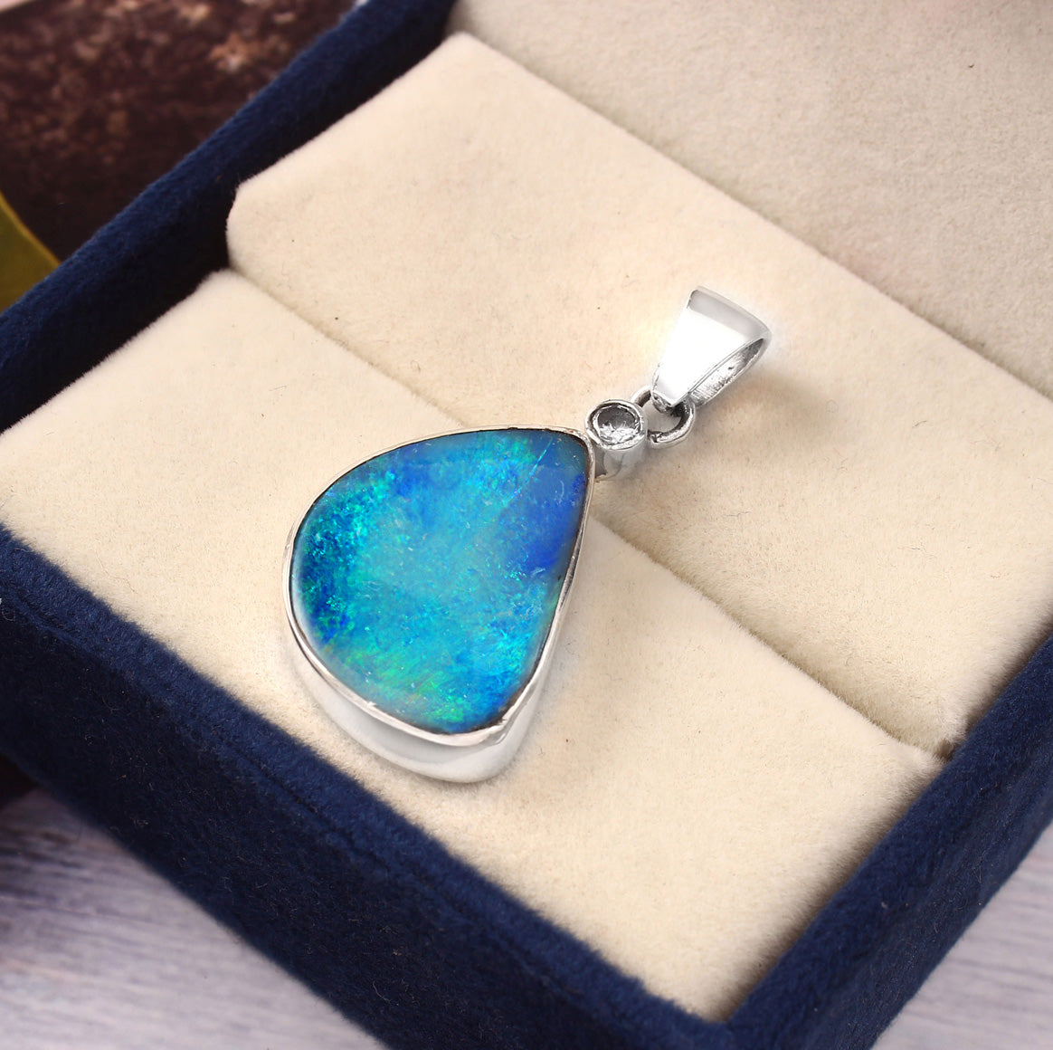 Doublet pendant